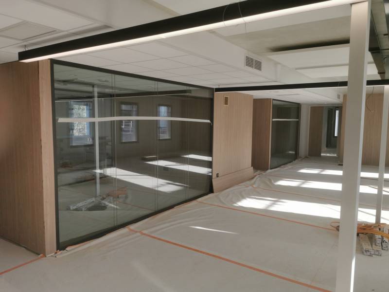 Agencement de salles de réunion et de bureaux sur la Côte d'Azur