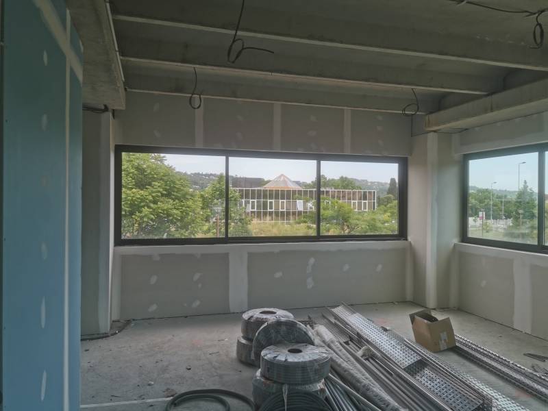 Création de Cloisons pour les locaux professionnels sur Nice