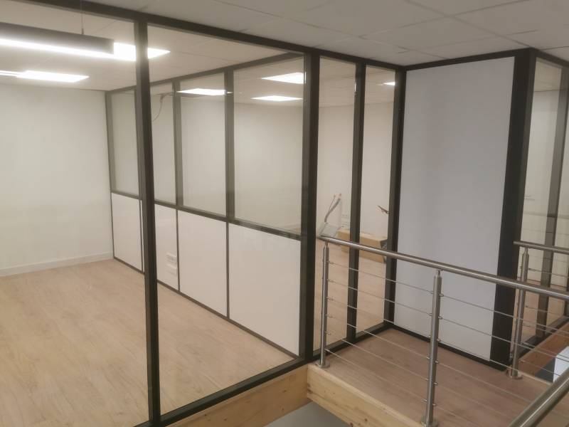 Agencement de salles de réunion et de bureaux sur la Côte d'Azur