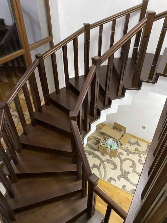 Création d'escalier en bois sur mesure par Space Bat à Nice